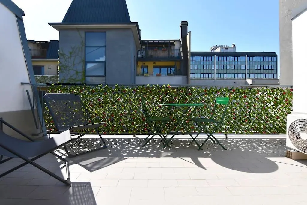Bocconi Fond Prada Ieo Spettacolare Attico Con Terrazzo Apartment Milan